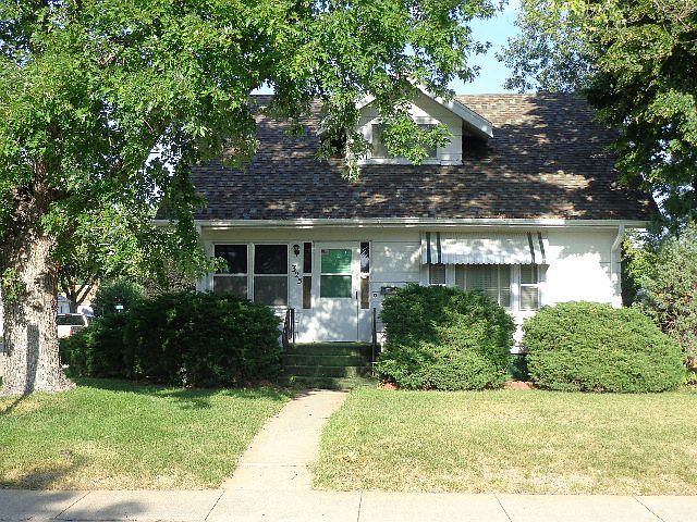 1st image of 325 Carey St