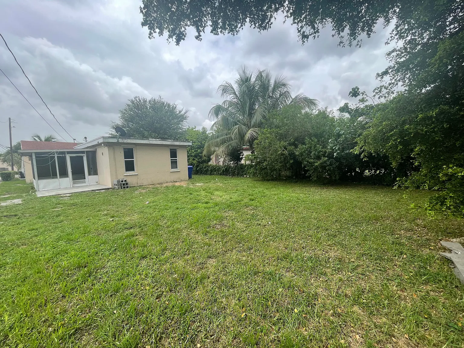 1 bed, 2.0 bath, 700 sqft, $1,600 — Photo 2