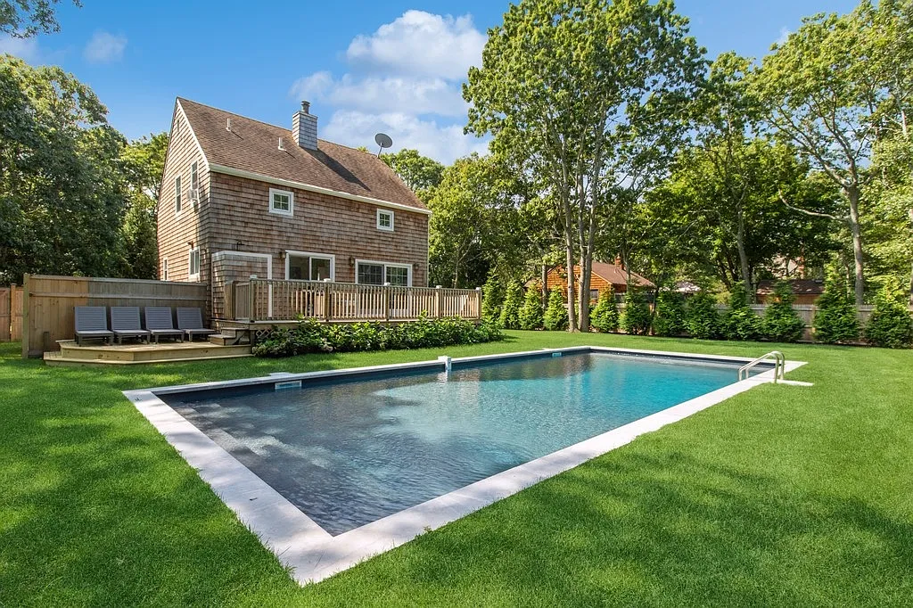 Sun-Kissed Retreat - East Hampton Village Fringe — Photo 1