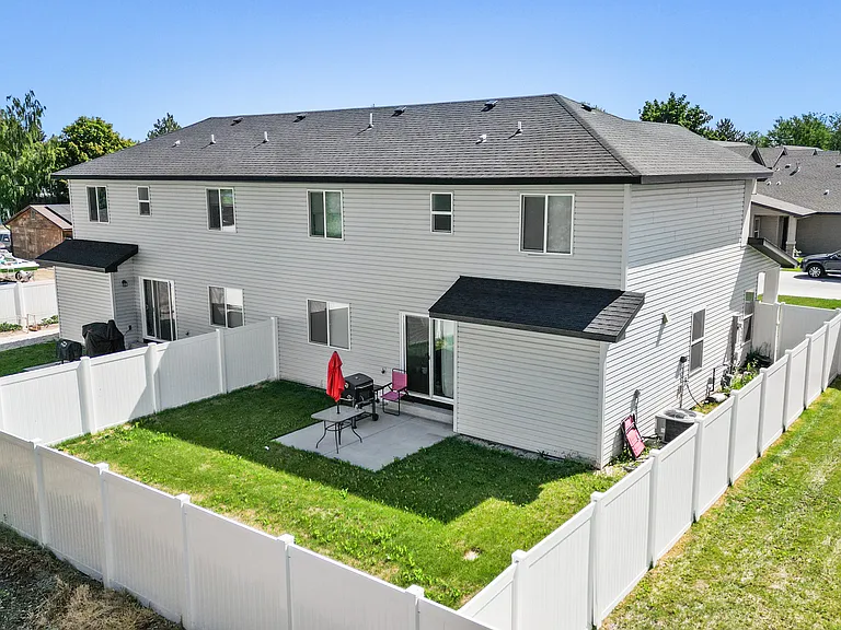 191 Woody Ave — Photo 3
