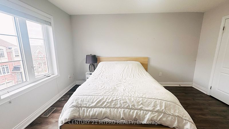 Richmond Hill Townhouse for rent - 4 Bedrooms — photo 23