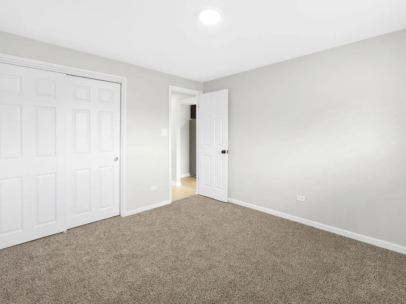 6921 S Cornell Ave — Photo 4