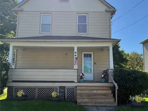 449 7th St, Struthers, OH 44471
