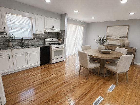 4th image of 8808 S 85th Ct
