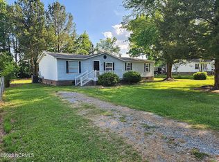 418 E Wilson St, Elm City, NC 27822