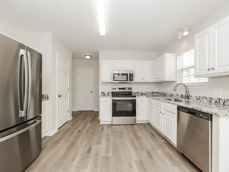 102 Polk Ct — Photo 8