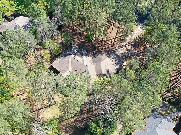3rd image of 261 Davenport Ln
