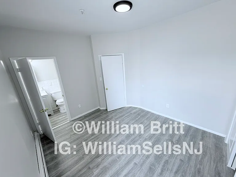67 Brinkerhoff St #4D — Photo 20