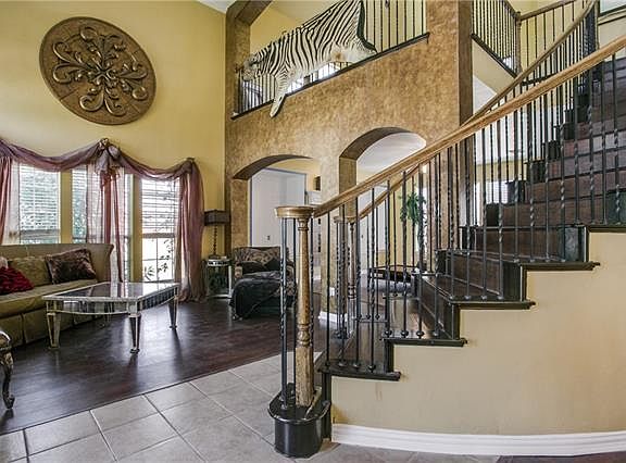 3rd image of 601 Hogan Alley Dr