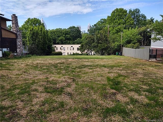 2nd image of 801 Mount Vernon Ave