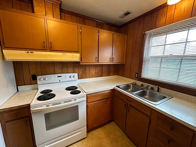 1111 W Main St — Photo 3