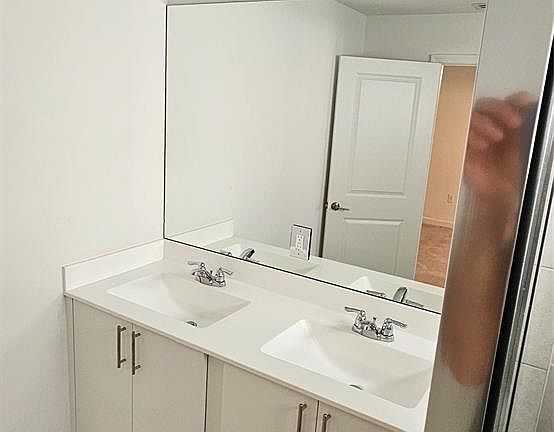3rd image of 5010 SW 37th St #5010