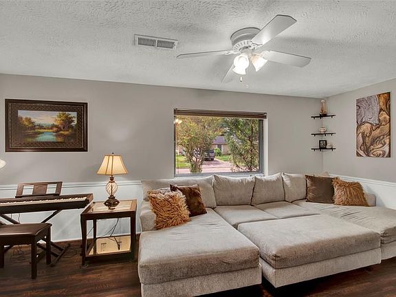 4th image of 6208 Brookdale Dr