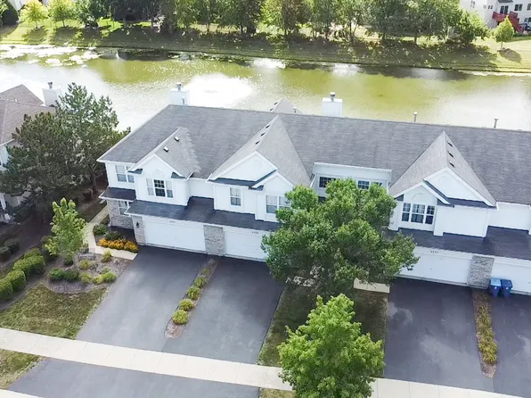 2339 Foxmoor Ln, Aurora, IL 60502