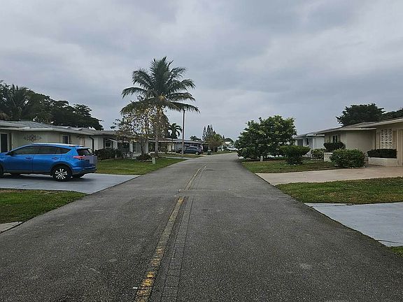 4th image of 4805 NW 49th Rd