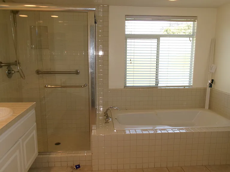 3114 N Springfield St — Photo 27