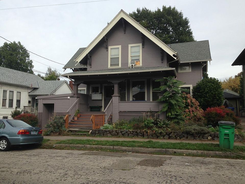 Vintage building with 5 apartments