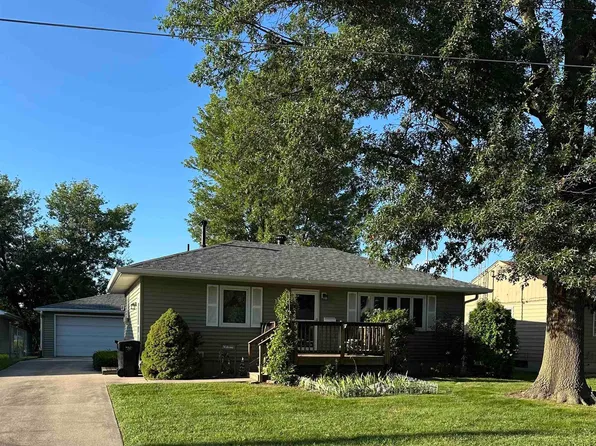 1449 Casa Blanca Ln, Ottumwa, IA 52501