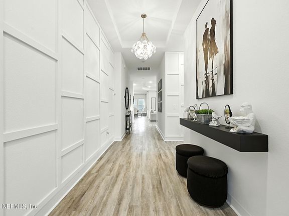 4th image of 182 AMBERWOOD Drive