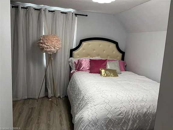 3rd image of 75 Tollgate Rd