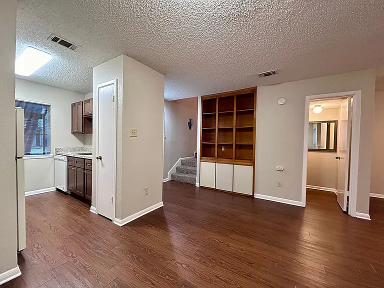 8908 Schick Rd — Photo 1