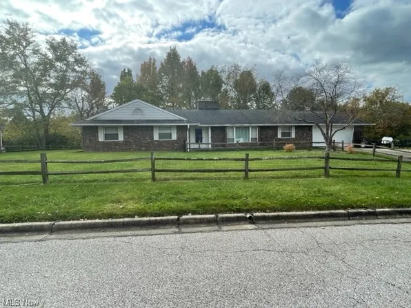2805 Brookview St, Parkersburg, WV 26104