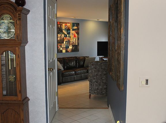 3rd image of 2704 Burton Dr