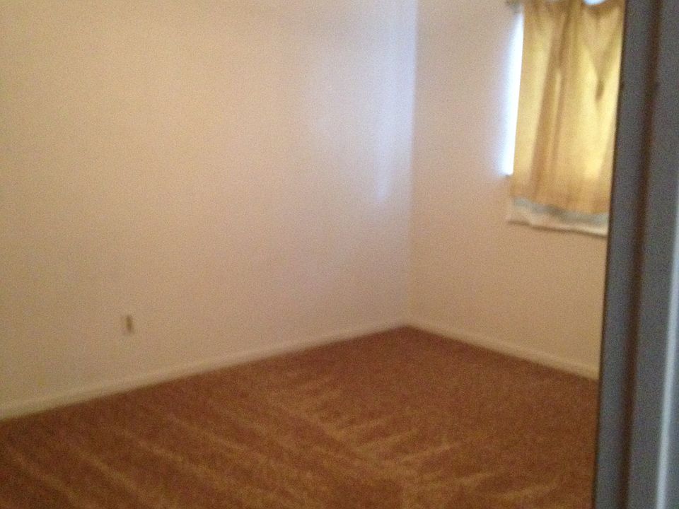 2nd image of 126 S O St APT B