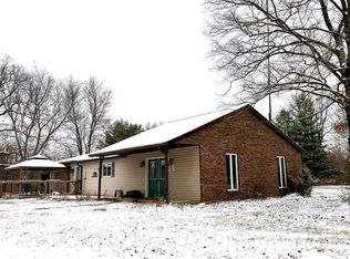 2407 Selmaville Rd, Salem, IL 62881