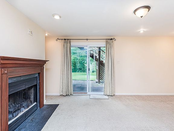 3rd image of 646 Marianne Ln