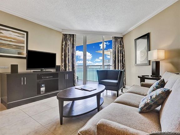 4th image of 17375 Collins Ave #2503