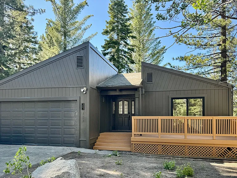 1588 Skyline Dr — Photo 1