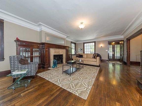 5th image of 3021 Lincoln Blvd