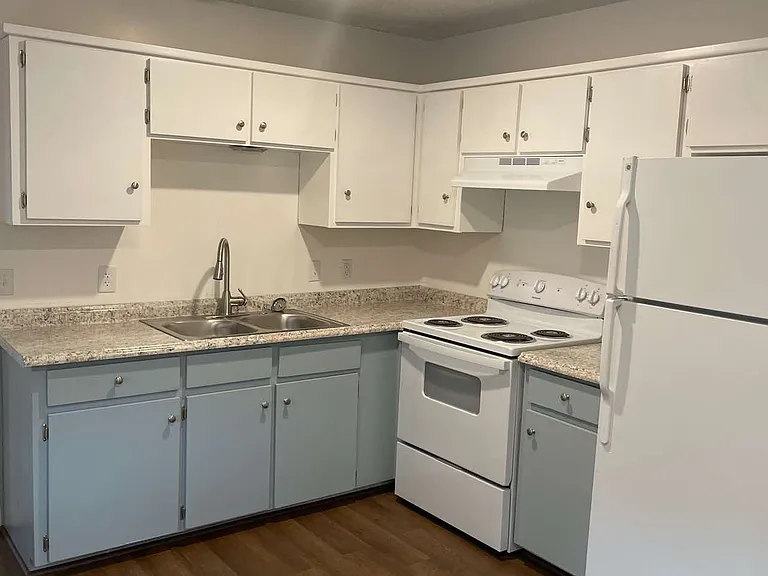 424 S Ainsley St — Photo 1
