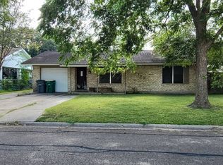 3310 Catalpa St, Victoria, TX 77901