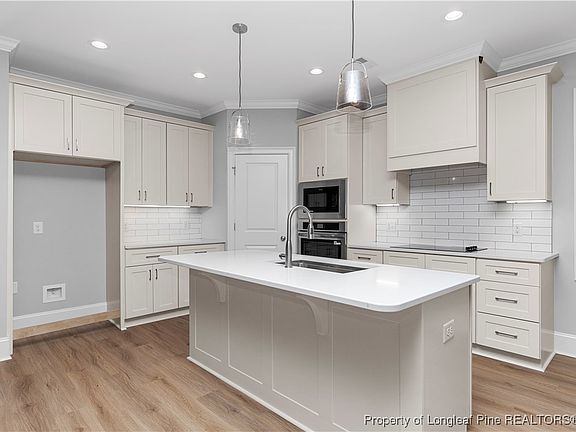3rd image of 54 Croatoke Ct
