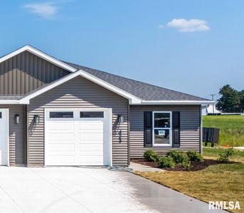 423 N 4th Ave, Eldridge, IA, 52748