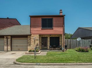 1146 Sunmeadow Dr, Beaumont, TX 77706