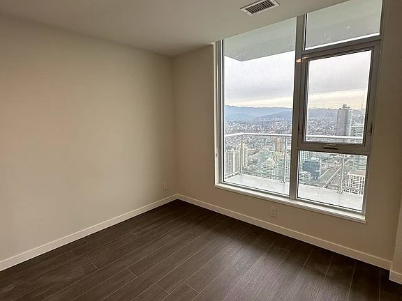3rd image of 2108 Gilmore Ave #5904