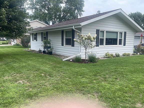 3rd image of 1008 Hilger ROAD
