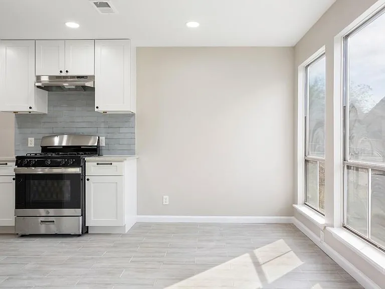 9604 Crown Ridge Dr — Photo 12