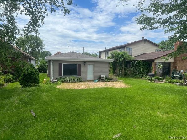 FORECLOSURE AND BANK OWNED AUCTIONS IN HARRISON TOWNSHIP MI visual data 7