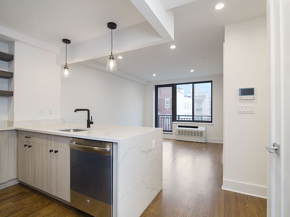 1st image of 2333 31st Ave APT 4B