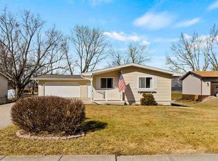 712 18th Ave, Coralville, IA 52241