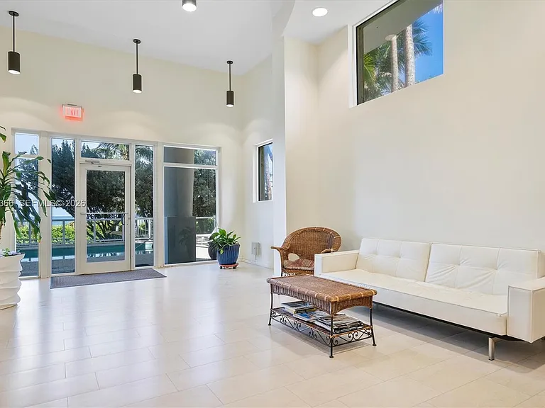 8911 Collins Ave #802 — Photo 24