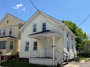 52 Hillwood St, Cranston, RI 02920