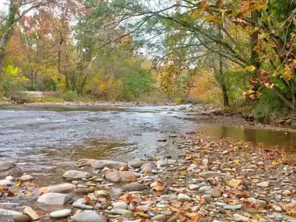 322 Sandy Ln, Townsend, TN 37882