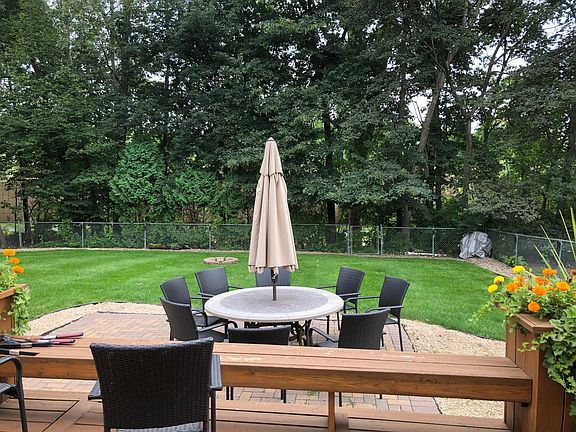 3rd image of 231 Glenmoor Ln