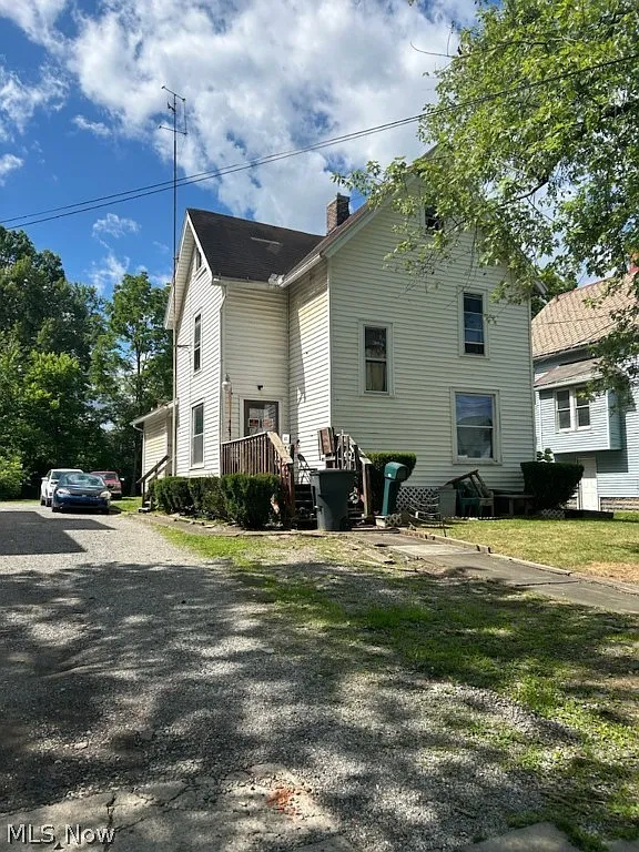 923 Hunter St NW photo 1