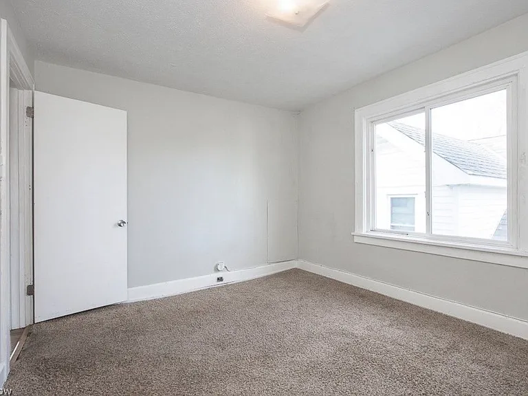 1738 E 296th St #2 — Photo 10